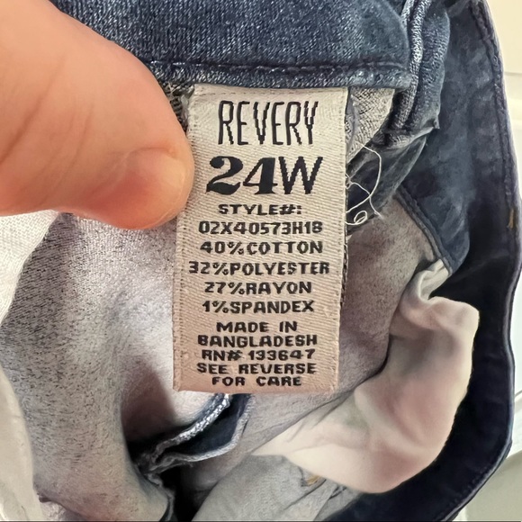 Revery Crop Jeans Size 24W - Picture 3 of 5